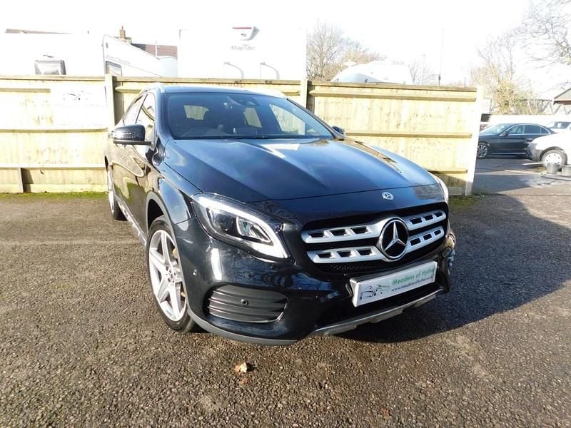 Used Mercedes GLA200 AMG Line Premium 156 HP (114 kW) 2017 Black SUV
