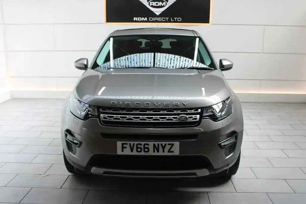 Used Land Rover Discovery 4 HSE 180 HP (132 kW) 2016 Silver SUV