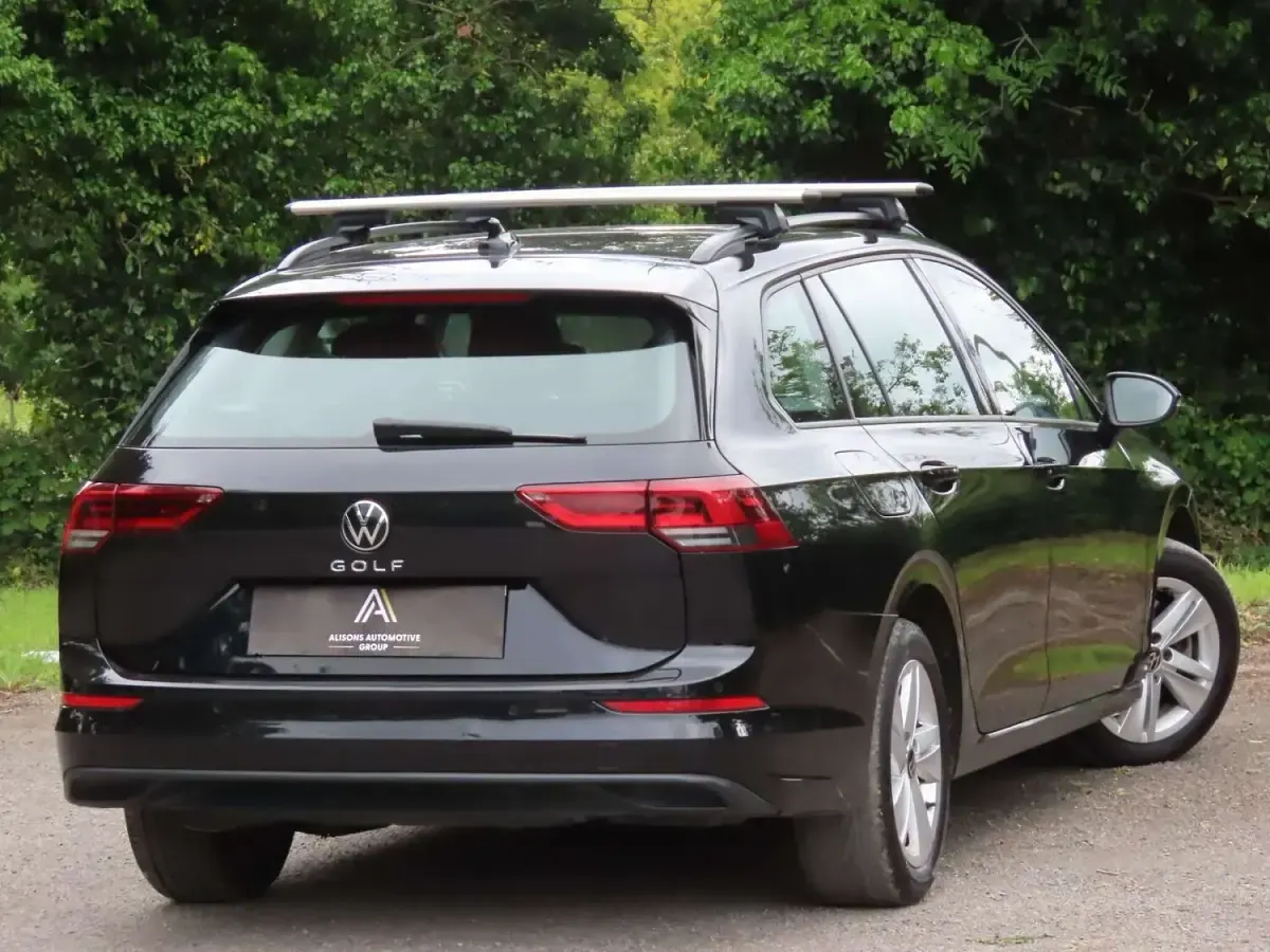 Used VW Golf VIII Life 115 HP (84 kW) 2022 Black Estate