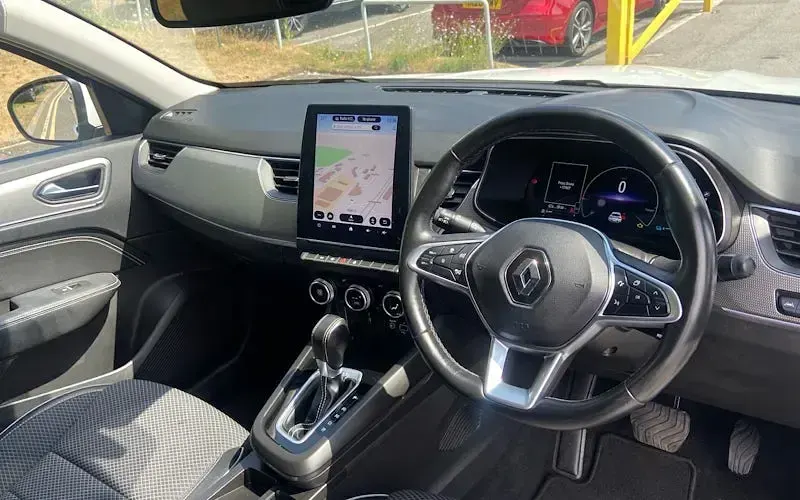 Used Renault Arkana Version S 143 HP (105 kW) 2023 White SUV