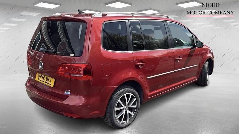 Used VW Touran SE 140 HP (102 kW) 2026 Red MPV