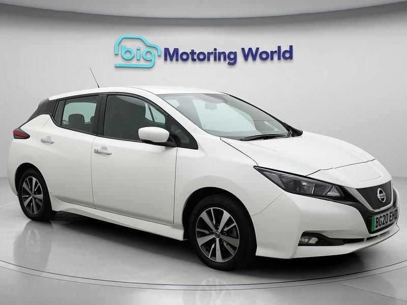 White Used 2020 Nissan Leaf Acenta Hatchback | £7,400 (Good price) - Image 1/4