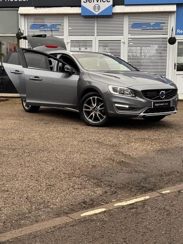 Used Volvo V60 CC 190 HP (139 kW) 2016 Grey Estate