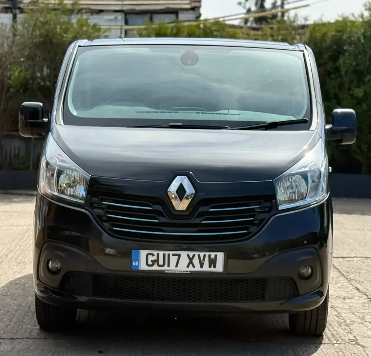 Używany Renault Trafic 2017 Czarny Minivan