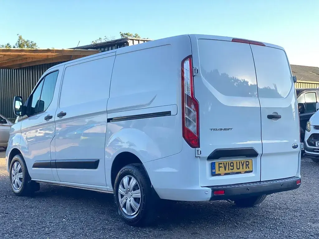 Used Ford Transit Custom Trend 105 HP (77 kW) 2019 White Van