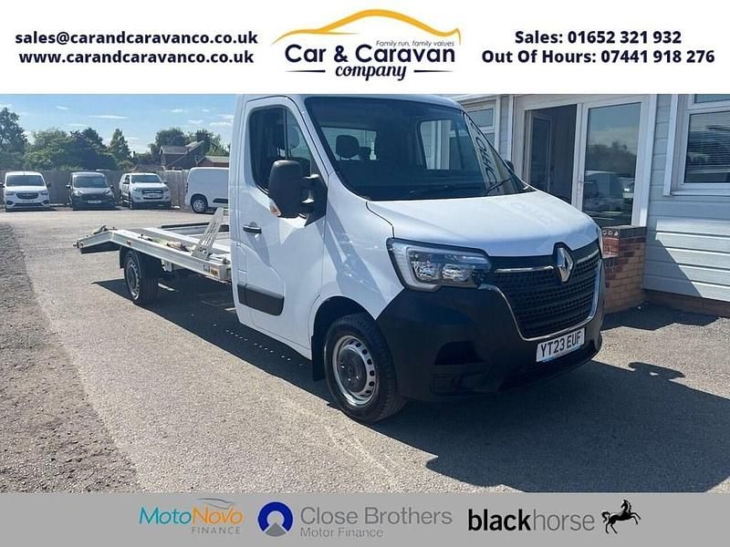 White Used 2023 Renault Master Business Van | £18,850 (A bit pricey) - Image 1/4