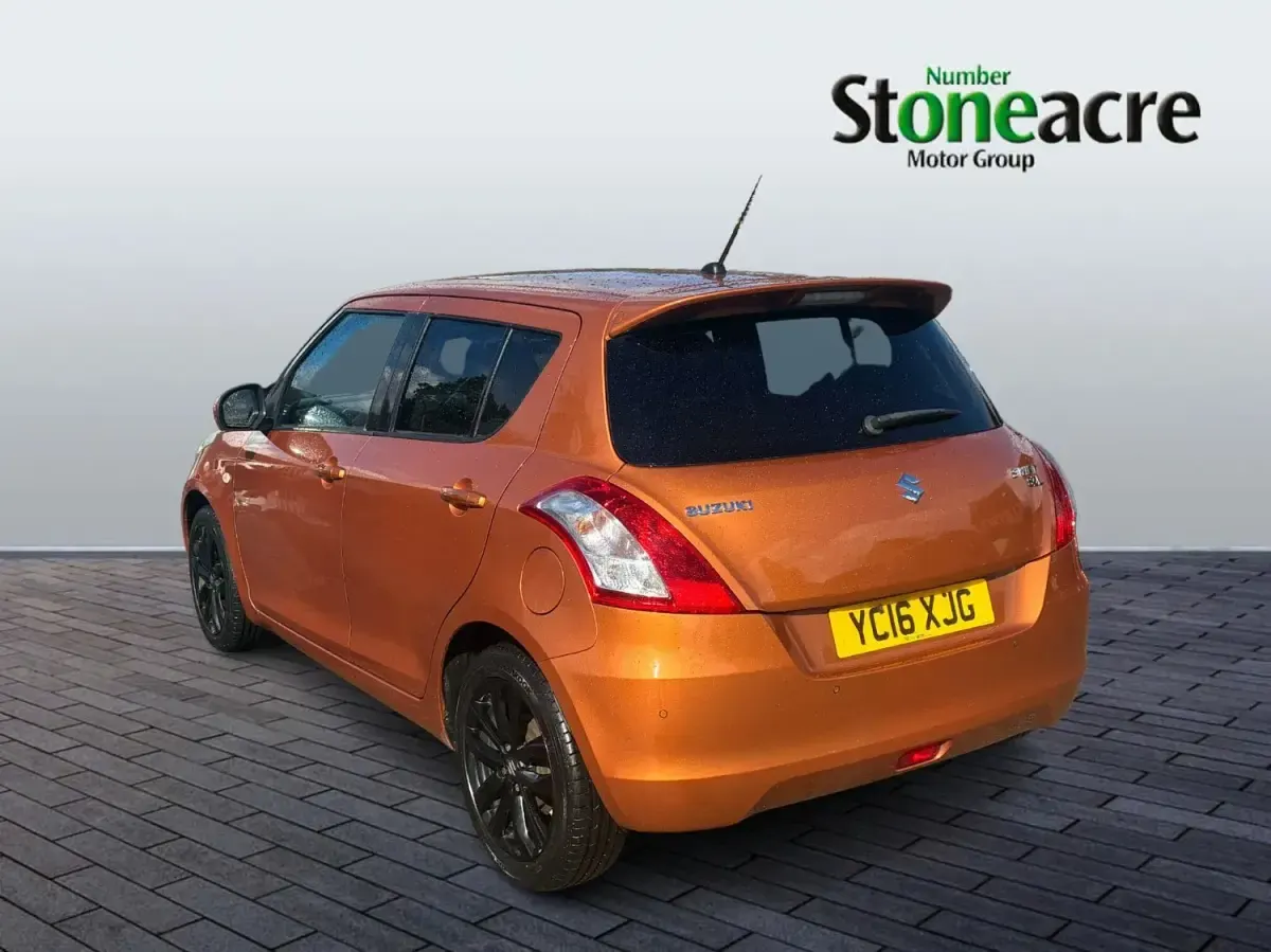 Begagnad Suzuki Swift SZ-L 94 HK (69 kW) 2016 Orange Halvkombi