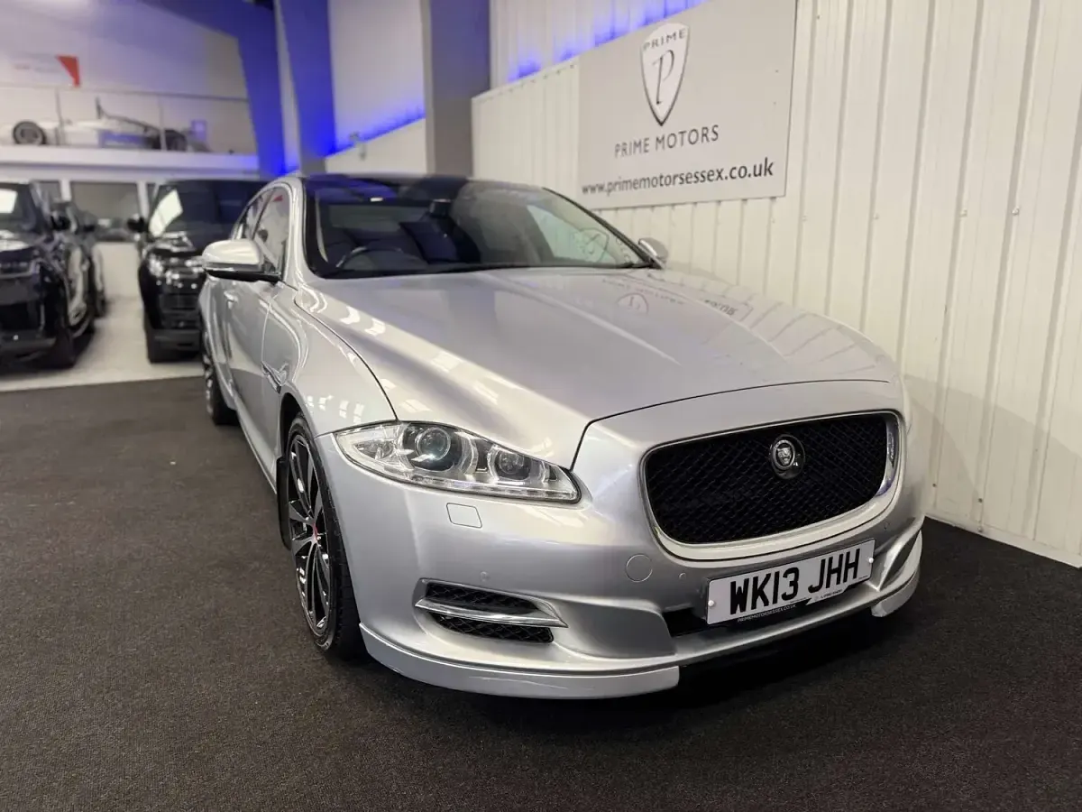 Used Jaguar XJ Portfolio 275 HP (202 kW) 2013 Silver Sedan