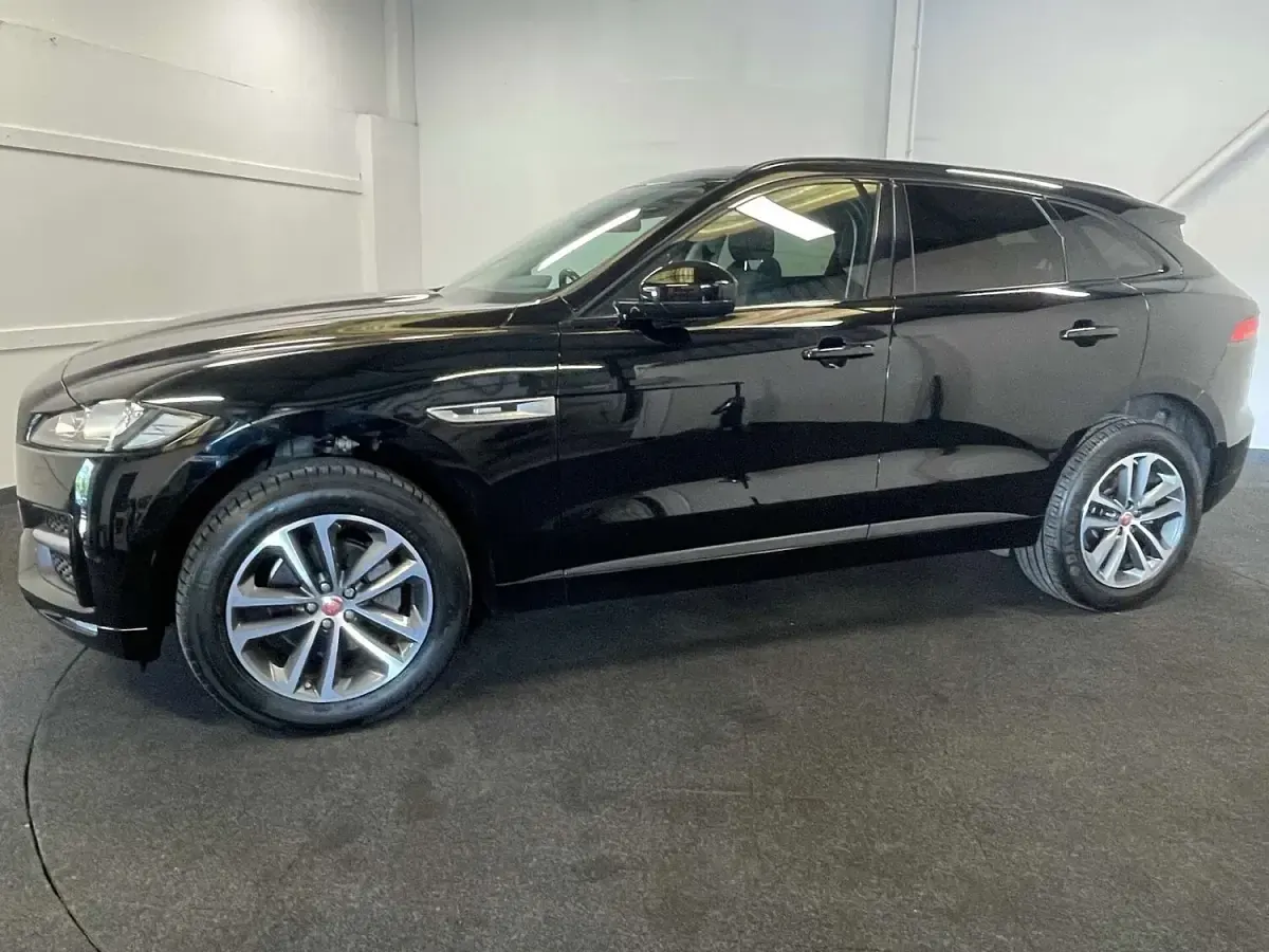 Used Jaguar F-Pace R-Sport 180 HP (132 kW) 2018 Black SUV