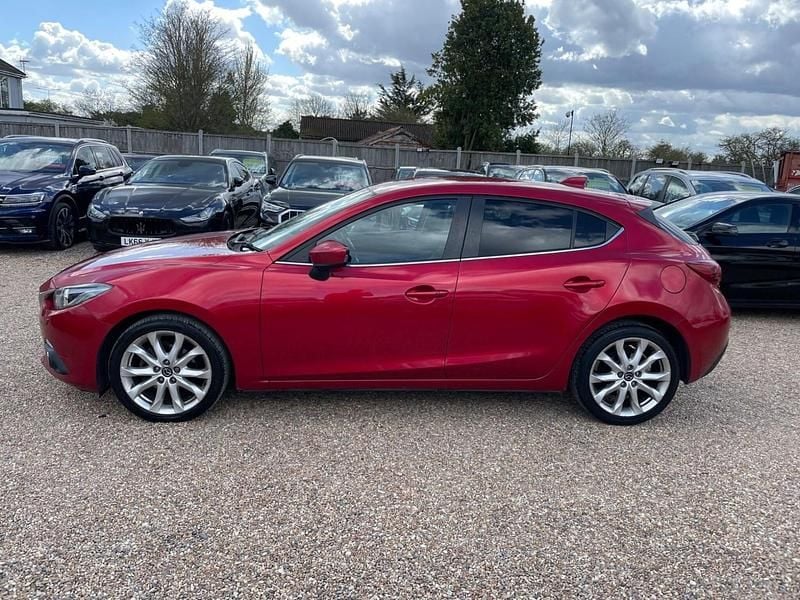 Used Mazda 3 Inclusive 150 HP (110 kW) 2015 Red Hatchback