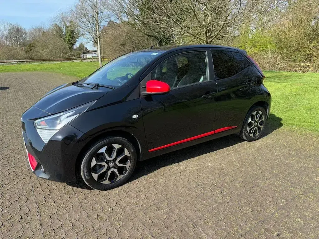 Used Toyota Aygo Trend 71 HP (52 kW) 2019 Black Hatchback