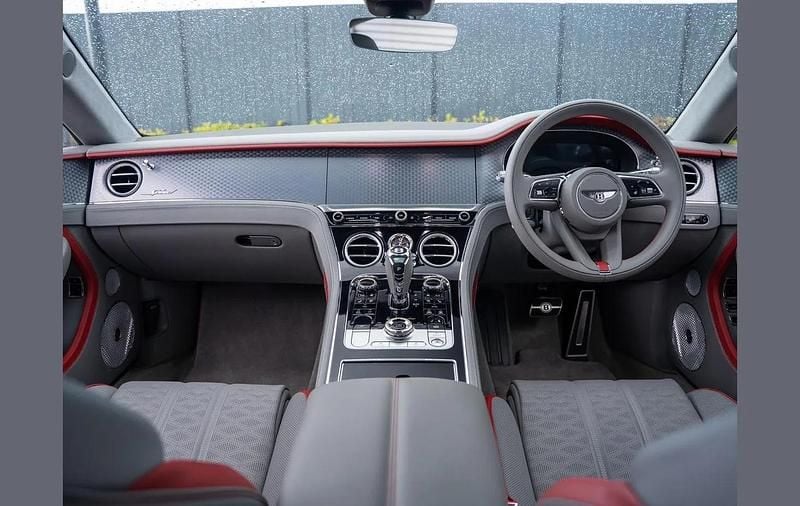 Used Bentley Continental 770 HP (566 kW) 2024 Red Coupe