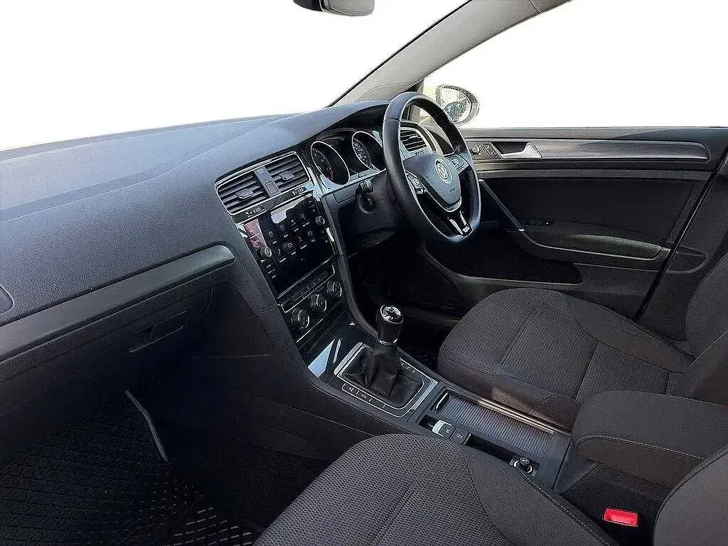 Used VW Golf VII R-line 147 HP (108 kW) 2019 White Hatchback
