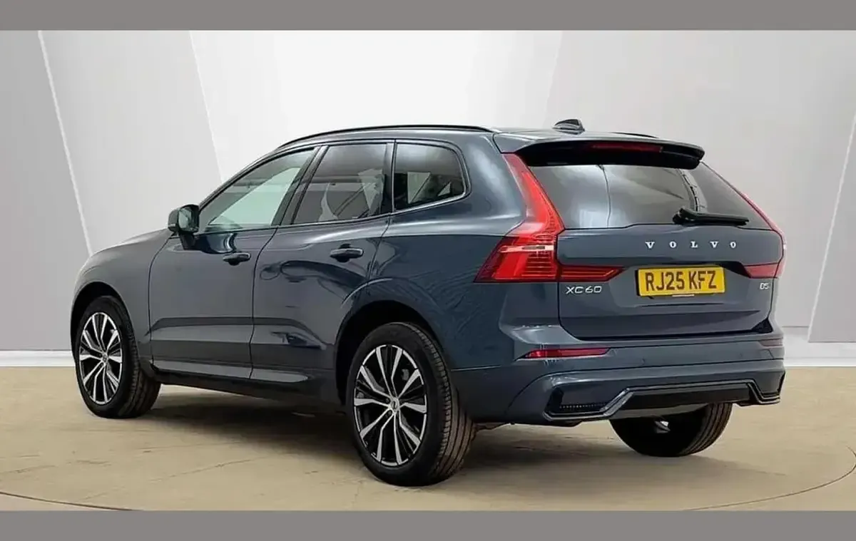 Used Volvo XC60 Plus 250 HP (183 kW) 2025 Blue SUV