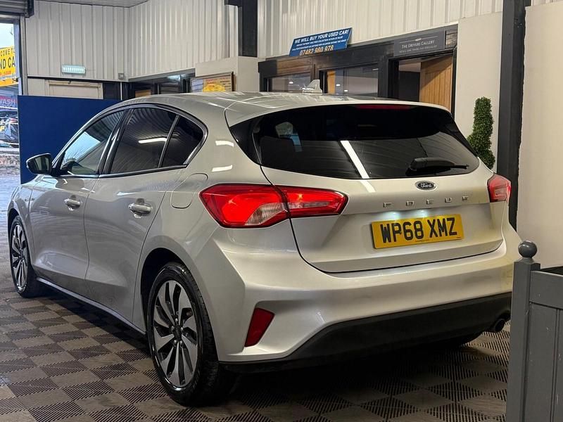 Used Ford Focus Zetec 100 HP (73 kW) 2018 Silver Hatchback