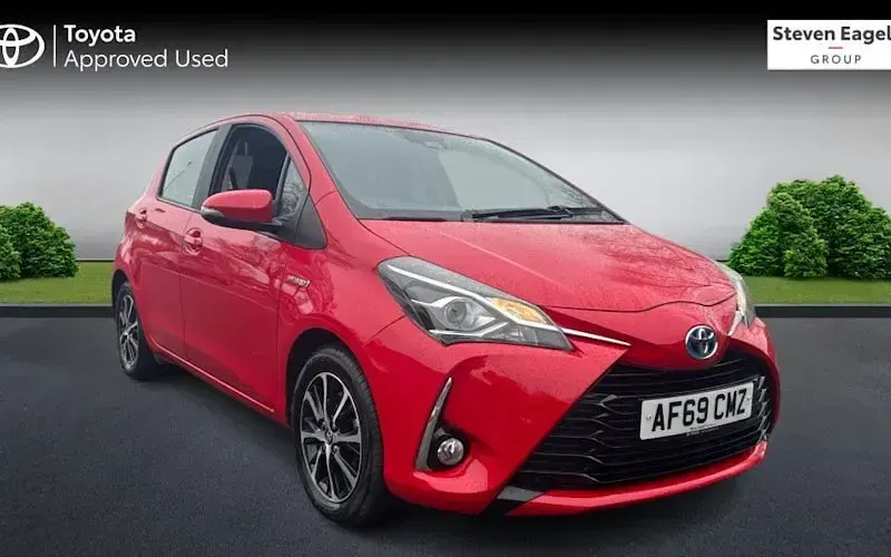 Used Toyota Yaris Hybrid 101 HP (74 kW) 2019 Hatchback