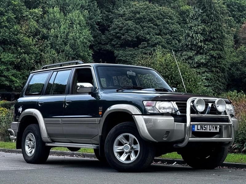 Green/beige Used 2002 Nissan Patrol SE SUV | £9,995 - Image 1/4