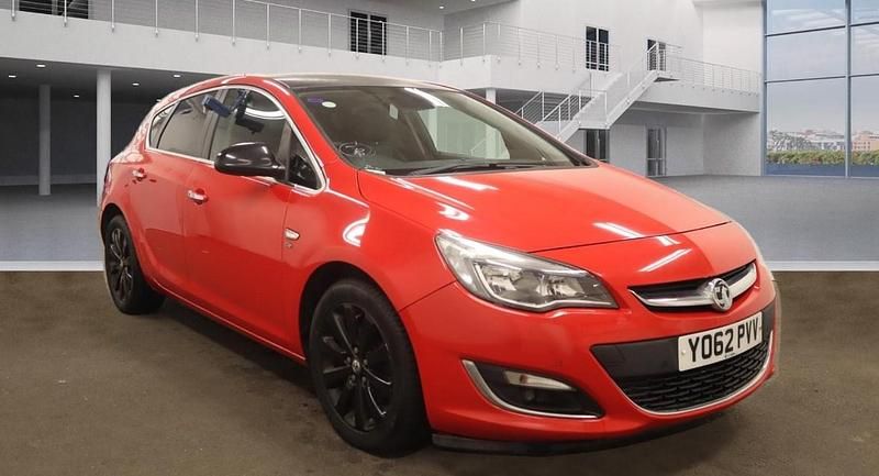 Used Vauxhall Astra Elite 165 HP (121 kW) 2012 Red Hatchback