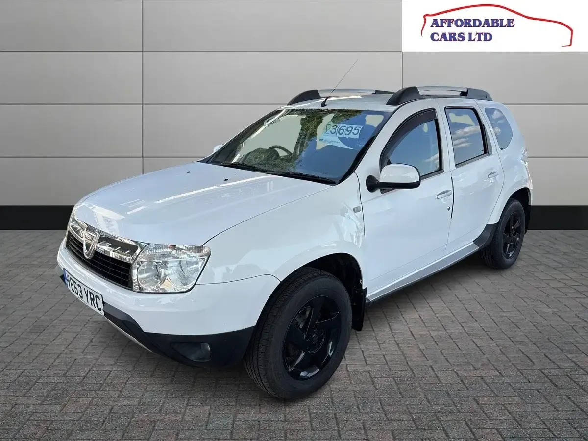 Used Dacia Duster Lauréate 2014 White SUV