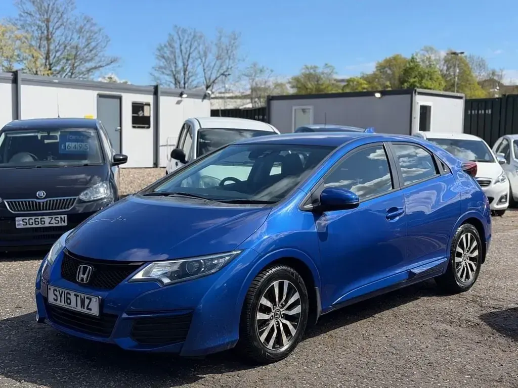 Begagnad Honda Civic S 100 HK (73 kW) 2016 Blå Halvkombi