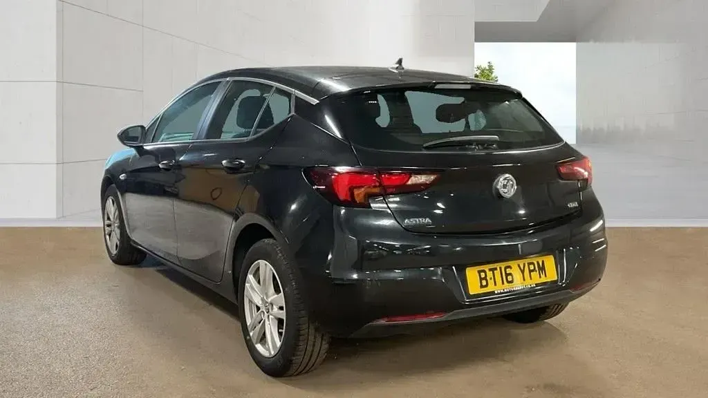 Used Vauxhall Astra S 110 HP (80 kW) 2016 Black Hatchback