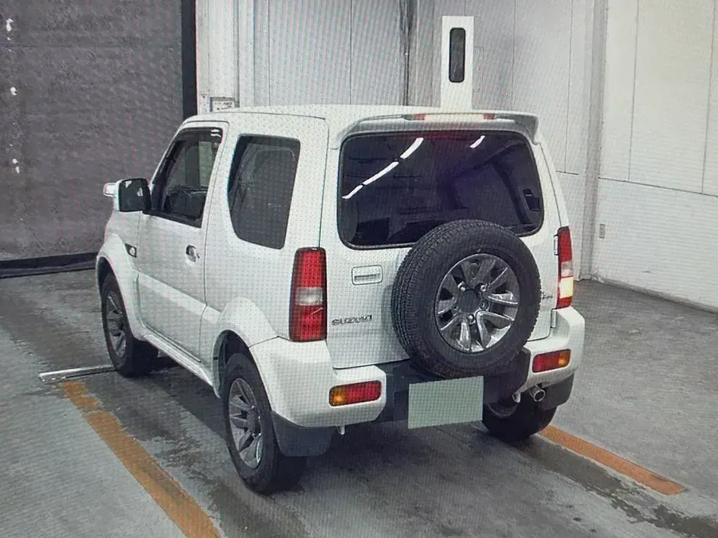 Used Suzuki Jimny Adventure 85 HP (62 kW) 2014 Green SUV