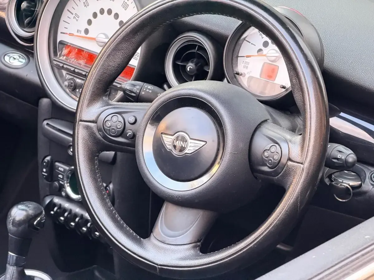 Begagnad Mini Cooper Cabriolet 2011 Vit Cab
