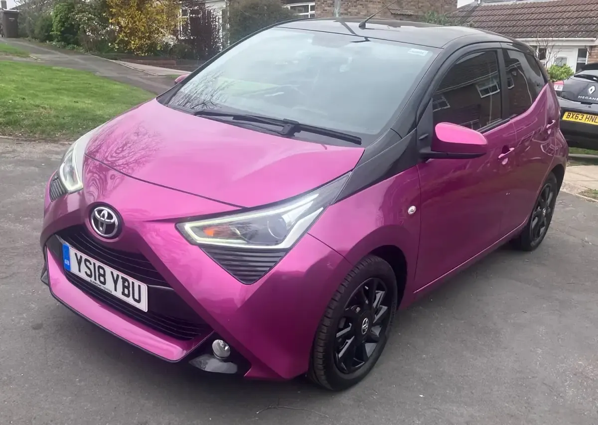 Used Toyota Aygo X-cite 72 HP (52 kW) 2018 Mauve/purple Hatchback