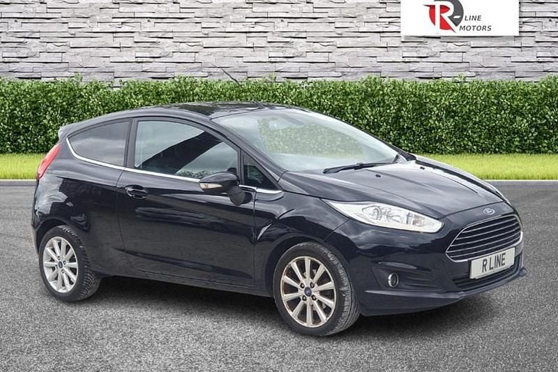 Black Used 2017 Ford Fiesta Titanium Hatchback | £5,995 (Good price) - Image 1/1