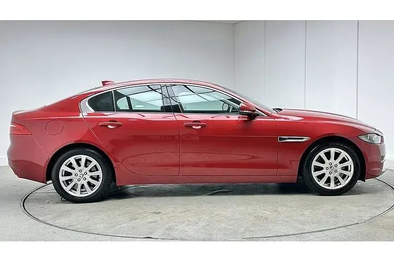 Used Jaguar XE SE 2016 Red Sedan