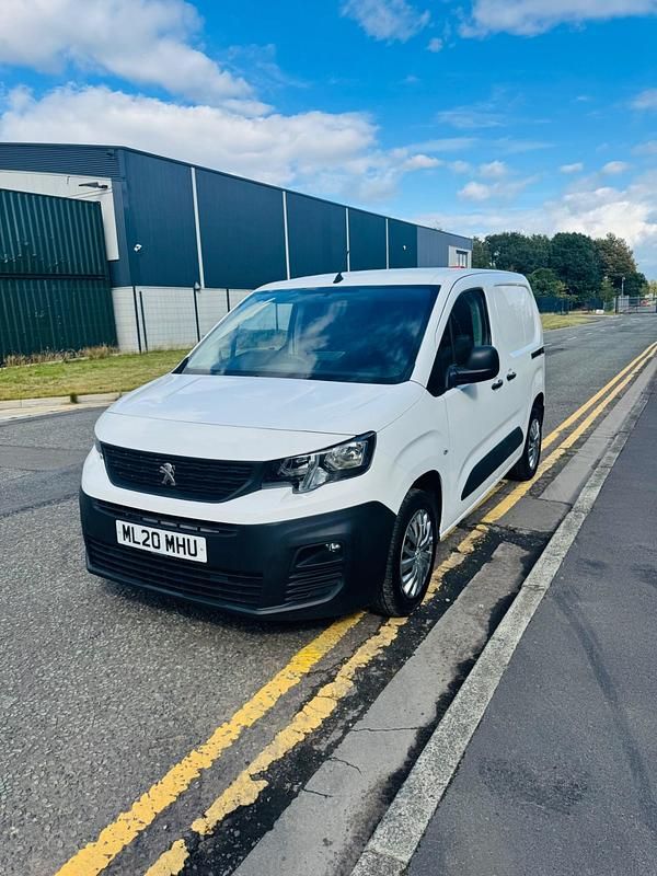 Used Peugeot Partner 2020 White MPV