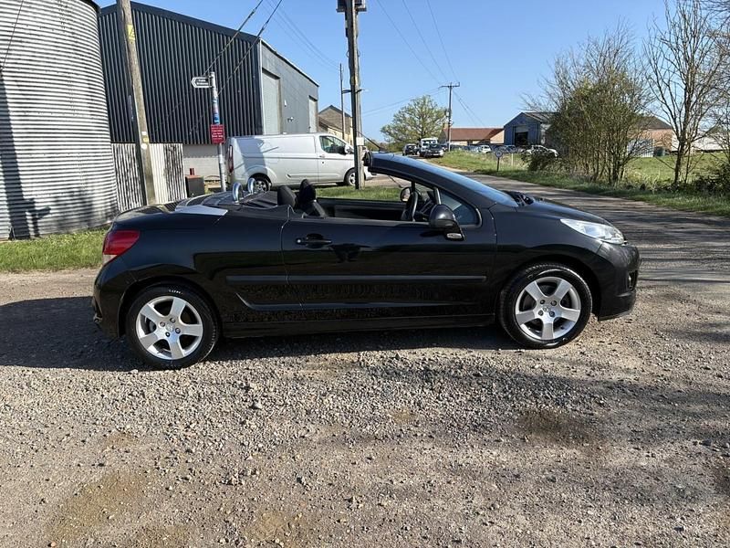 Used Peugeot 207 Active 120 HP (88 kW) 2012 Black Cabriolet