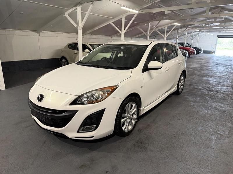 Used Mazda 3 2011 White Hatchback
