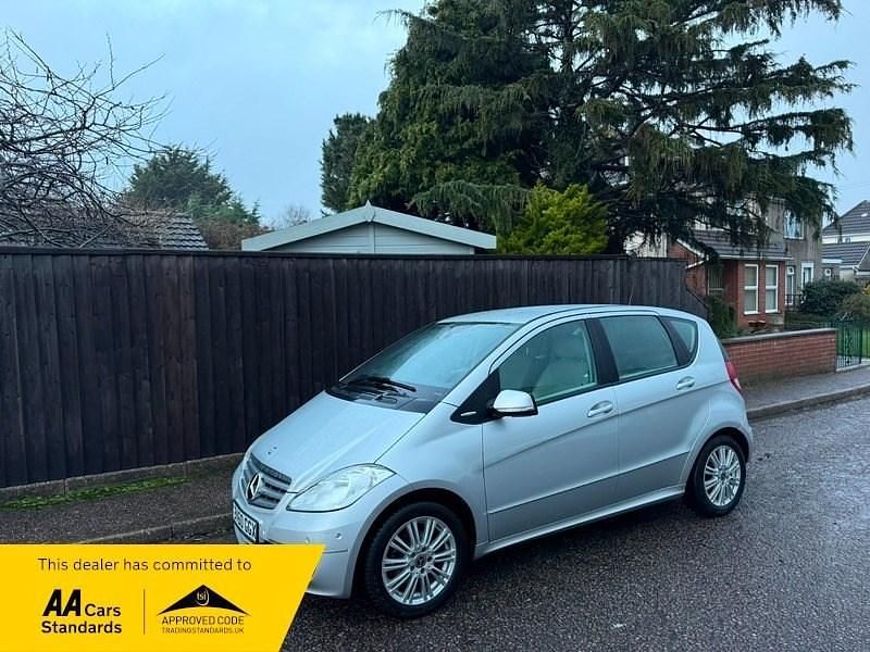 Silver Used 2010 Mercedes A180 Elegance Hatchback | £3,295 (Fair price) - Image 1/4
