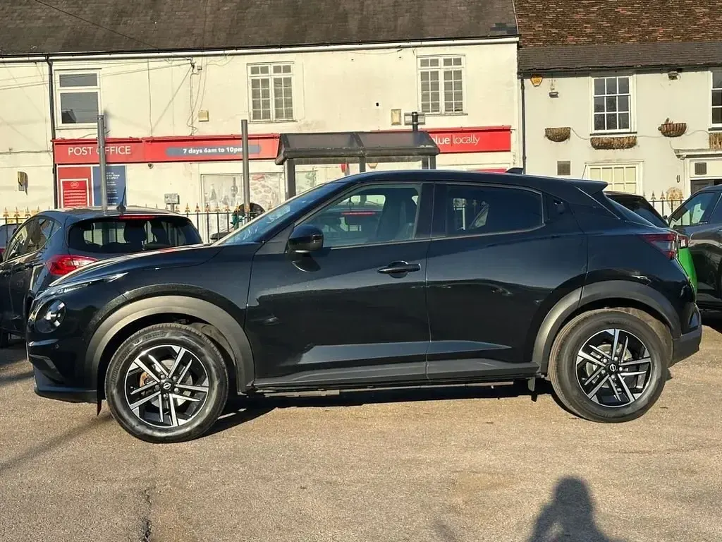 Second-hand Nissan Juke N-Connecta 114 CP (83 kW) 2025 Negru SUV