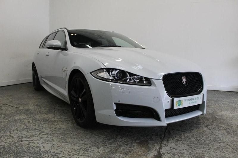 Used Jaguar XF Sportbrake R-Sport 200 HP (147 kW) 2015 White Estate