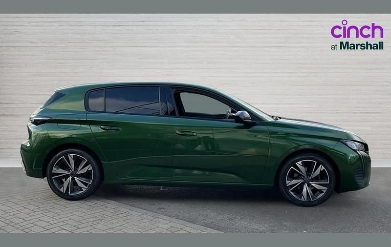 Used Peugeot 308 Allure 128 HP (94 kW) 2022 Green Hatchback
