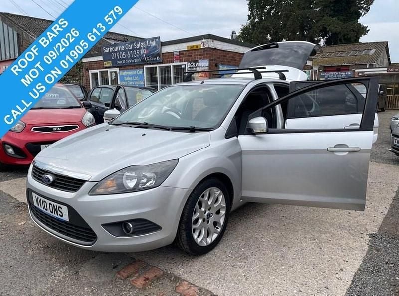 Silver Used 2010 Ford Focus Zetec Hatchback | £2,495 (Fair price) - Image 1/4