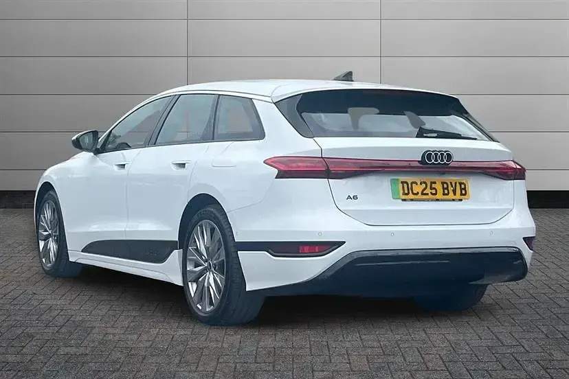 Nowe Audi A6 e-tron Sport 210 kW (286 KM) 2025 Biały Kombi