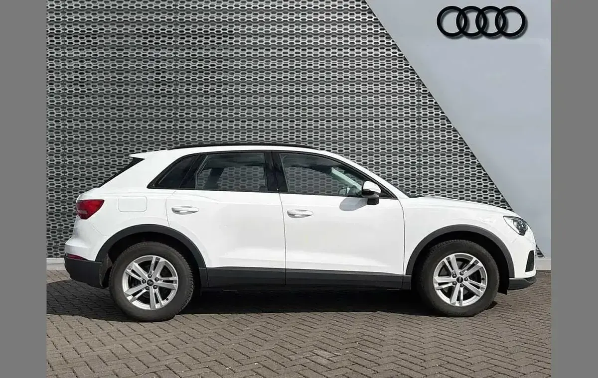 Used Audi Q3 Design 150 HP (110 kW) 2022 White SUV