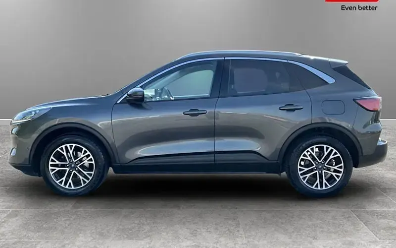 Używany Ford Kuga Titanium 150 KM (110 kW) 2023 SUV