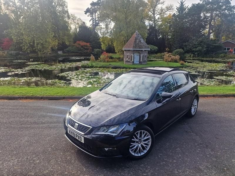 Black Used 2019 Seat Leon SE Dynamic Hatchback | £7,550 (Good price) - Image 1/4