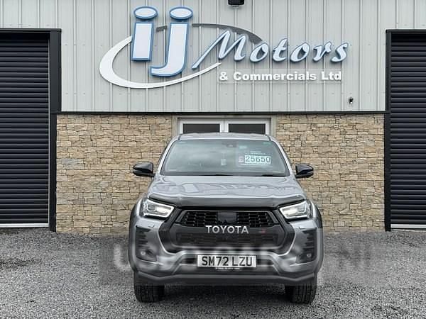 Used Toyota HiLux Sport 204 HP (150 kW) 2023 Silver Pickup