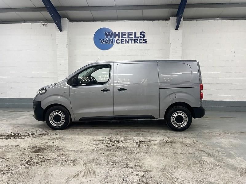 Used Vauxhall Vivaro S 100 HP (73 kW) 2023 Grey MPV