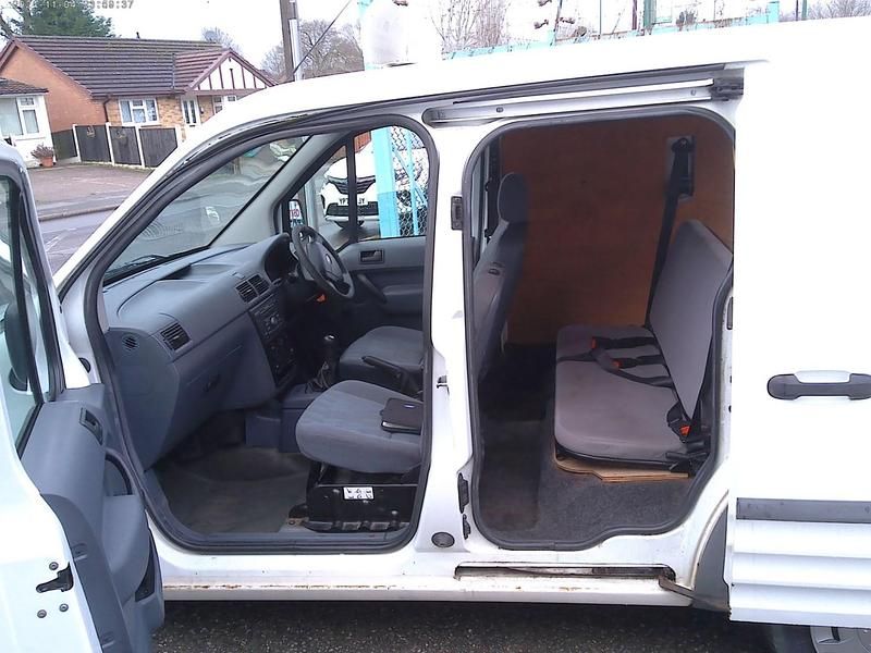 Used Ford Transit Connect 75 HP (55 kW) 2009 White MPV