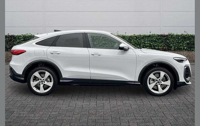 New Audi Q5 S-Line 204 HP (150 kW) 2026 White SUV