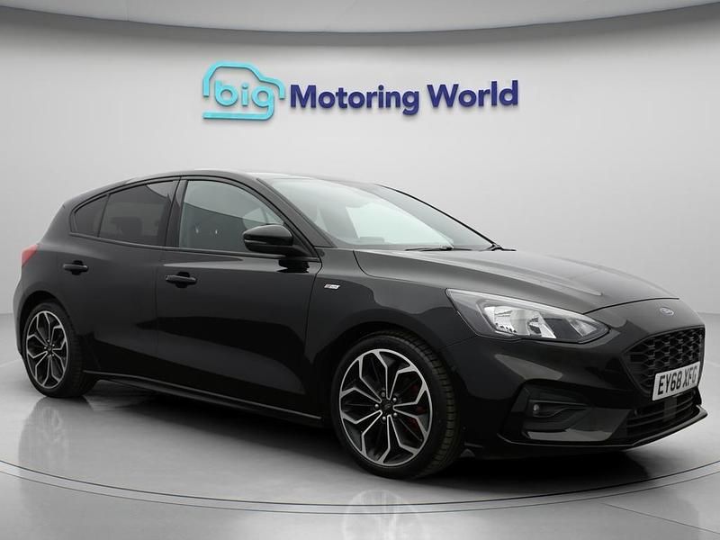 Black Used 2018 Ford Focus ST-Line X Hatchback | £9,200 (Fair price) - Image 1/4