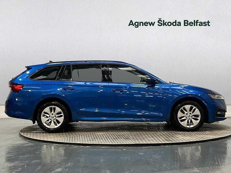 Used Skoda Octavia SE 81 HP (59 kW) 2022 Race blue metallic Estate