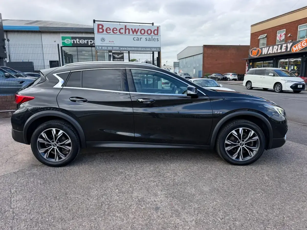 Used Infiniti QX30 Luxe 170 HP (125 kW) 2019 Black MPV