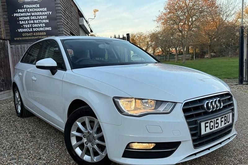 Used Audi A3 Premium 110 HP (80 kW) 2015 White Hatchback